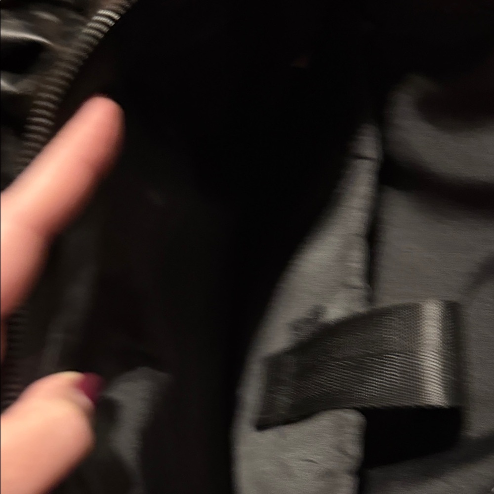 Sleek Black women’s Backpack - Picture 4 of 10